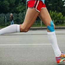 Banda Kinesiologica SIKS® pentru suportul muschilor, pentru sportivi si atleti, albastru Banda Kinesiologica SIKS® pentru suportul muschilor, pentru sportivi si atleti, albastru