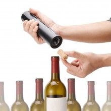 Tribuson Electric SIKS® pentru Deschidere Sticla de Vin, Accesoriu Taiere Sigiliu Inclus, Functionare pe Baterii, ABS, Negru Tribuson Electric SIKS® pentru Deschidere Sticla de Vin, Accesoriu Taiere Sigiliu Inclus, Functionare pe Baterii, ABS, Negru