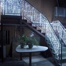 Instalatie De Craciun SIKS Model Perdea, 8 m x 50 cm, 500 LED-uri, Cu 8 jocuri de lumini, Franjuri, Pentru Exterior/Interior,... Instalatie De Craciun SIKS Model Perdea, 8 m x 50 cm, 500 LED-uri, Cu 8 jocuri de lumini, Franjuri, Pentru Exterior/Interior,...