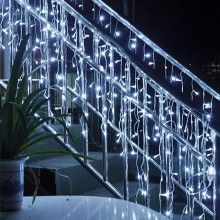Instalatie De Craciun SIKS Model Perdea, 8 m x 50 cm, 500 LED-uri, Cu 8 jocuri de lumini, Franjuri, Pentru Exterior/Interior,... Instalatie De Craciun SIKS Model Perdea, 8 m x 50 cm, 500 LED-uri, Cu 8 jocuri de lumini, Franjuri, Pentru Exterior/Interior,...