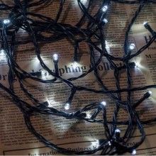 Instalatie De Craciun Liniara SIKS, 20 M, 300 LED-uri, Cu 8 jocuri de lumini, Pentru Exterior/Interior, Fir Negru, Alb Rece Instalatie De Craciun Liniara SIKS, 20 M, 300 LED-uri, Cu 8 jocuri de lumini, Pentru Exterior/Interior, Fir Negru, Alb Rece