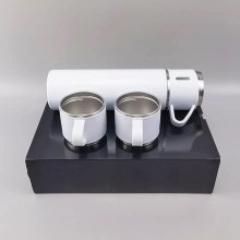 Set Sticla Termos SIKS cu interior din Inox Cu 2 Cani Extra, Cu Perete Dublu, Inchidere Ermetica, Rezistent la Rugina si la S... Set Sticla Termos SIKS cu interior din Inox Cu 2 Cani Extra, Cu Perete Dublu, Inchidere Ermetica, Rezistent la Rugina si la S...