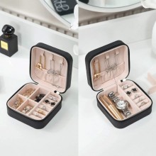 Cutie Organizare Bijuterii SIKS Portabila Pentru Femei, Compartimentata, Din Piele Ecologica, Pentru Inele, Bratari Sau Cerce... Cutie Organizare Bijuterii SIKS Portabila Pentru Femei, Compartimentata, Din Piele Ecologica, Pentru Inele, Bratari Sau Cerce...