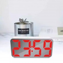 Ceas Digital Alb de Masa SIKS cu Efect de Oglinda, Alarma si Termometru, cu LED Rosu Ceas Digital Alb de Masa SIKS cu Efect de Oglinda, Alarma si Termometru, cu LED Rosu