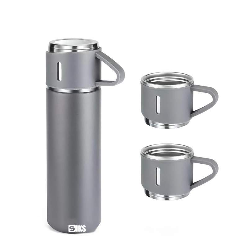 Set Sticla Termos SIKS cu interior din Inox Cu 2 Cani Extra, Cu Perete Dublu, Inchidere Ermetica, Rezistent la Rugina si la S... Set Sticla Termos SIKS cu interior din Inox Cu 2 Cani Extra, Cu Perete Dublu, Inchidere Ermetica, Rezistent la Rugina si la S...