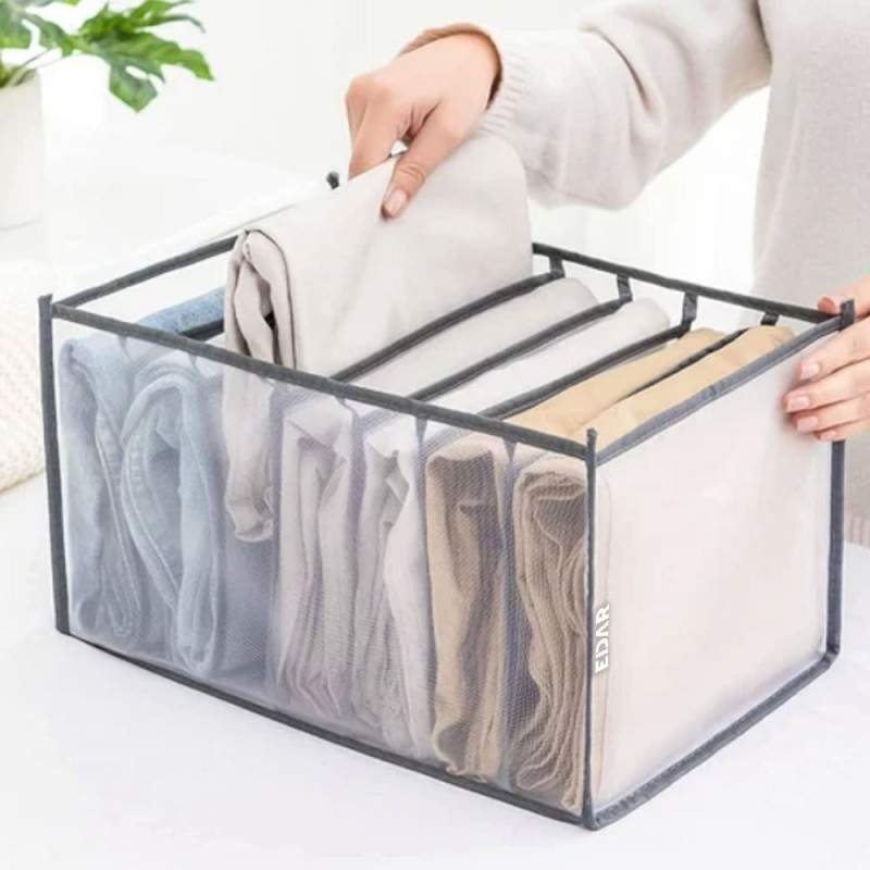 Organizator Imbracaminte EDAR 7 Compartimente 35.5x20cm, Cutie Depozitare Textil Pentru Dulap Sau Geamantan, Gri/Alb Organizator Imbracaminte EDAR 7 Compartimente 35.5x20cm, Cutie Depozitare Textil Pentru Dulap Sau Geamantan, Gri/Alb