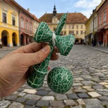 Kendama Profesionala EDAR Din lemn, 18 cm, Joc de Indemanare si Coordonare Pentru Copii Si Adulti, Design Atractiv cu Model d...
