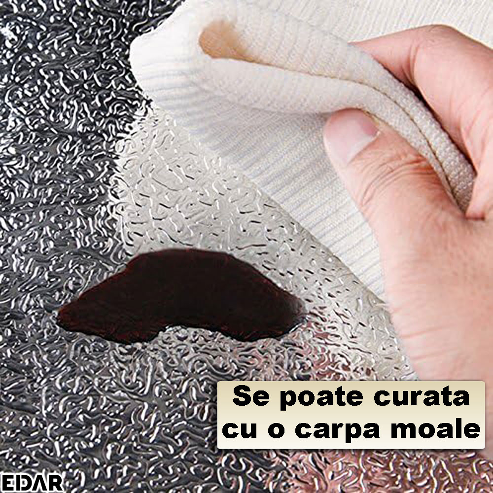 Curatarea foliei autoadezive pentru blatul din bucatarie